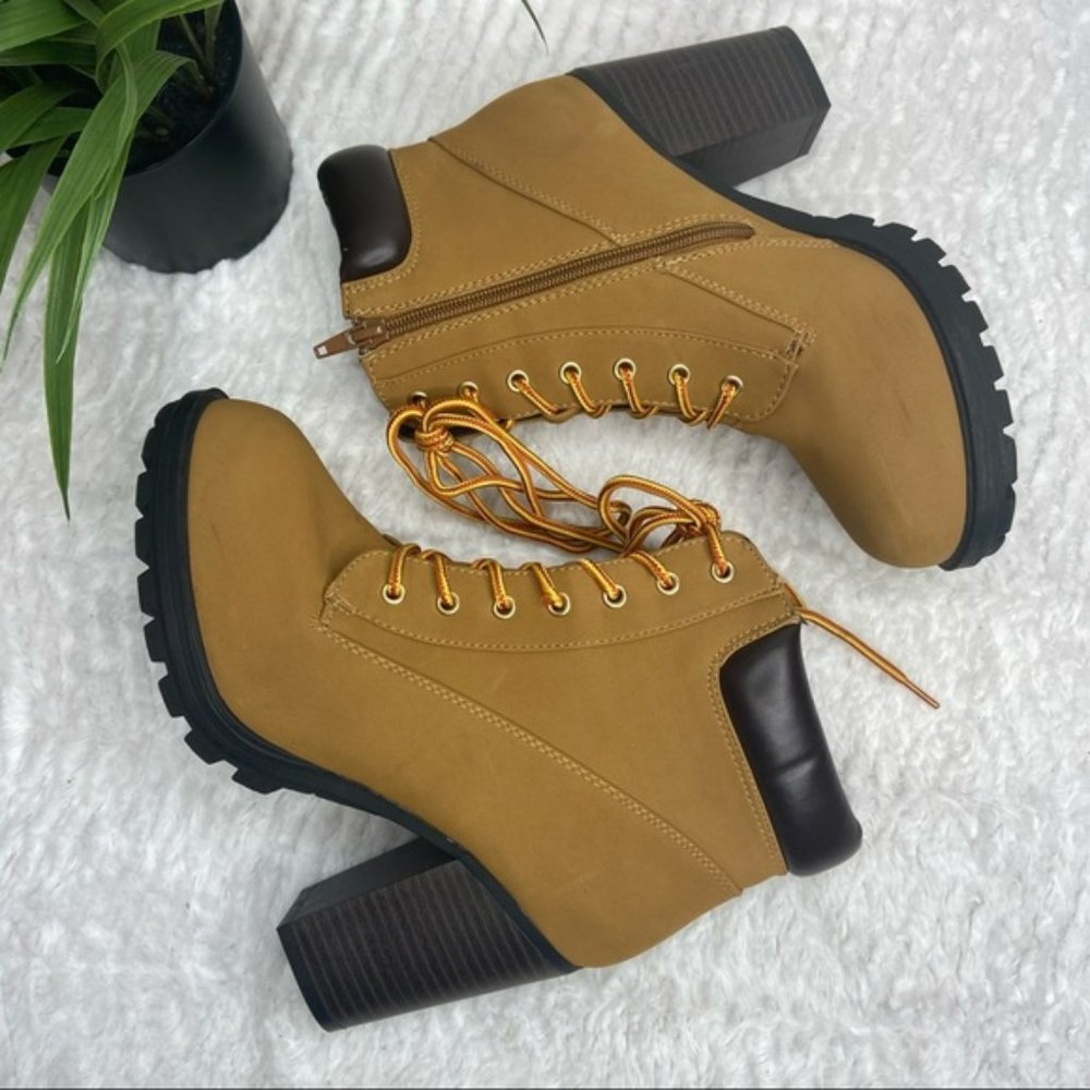 Women’s Suede Lace Up Heel Boot